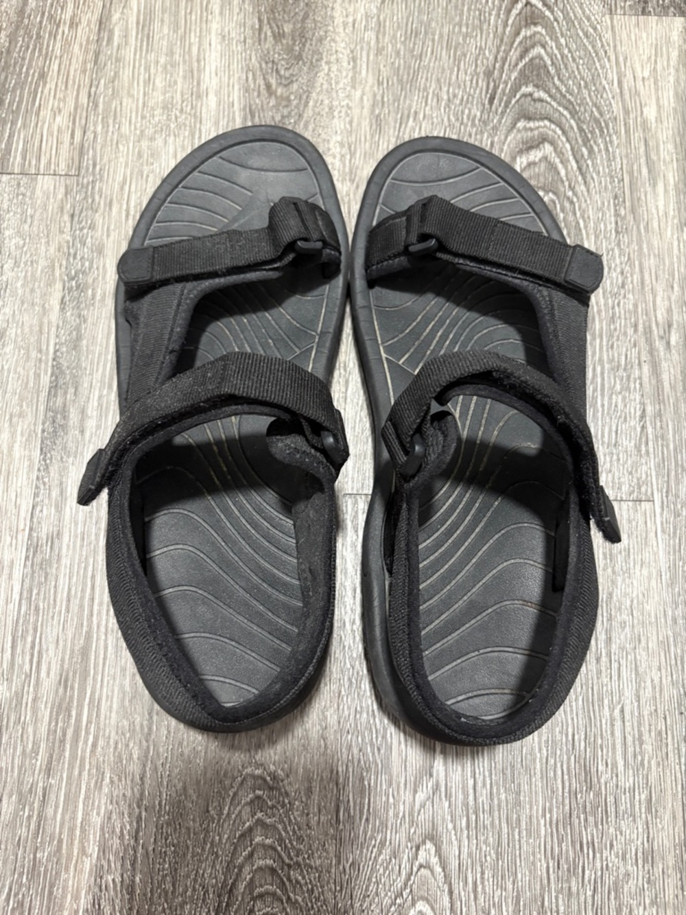 Old Navy Black Adjustable Strap Sport Sandals